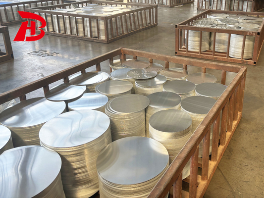 چرخش خوب و نقاشی عمیق دایره ای دایره ای آلومینیوم برای ظروف آشپزی، پوشش لامپ، بازتاب دهنده، دکوراسیون