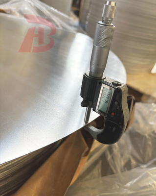 فرش پایان 0.3-6.0mm آلومینیوم دایره صفحه برای آشپزخانه روشنایی بازتاب دهنده تزئینات