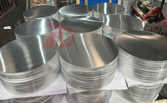 1060 3003 5052 آلیاژ H24 H32 2mm 676mm قطر دایره آلومینیوم برای علائم هشدار جاده ای